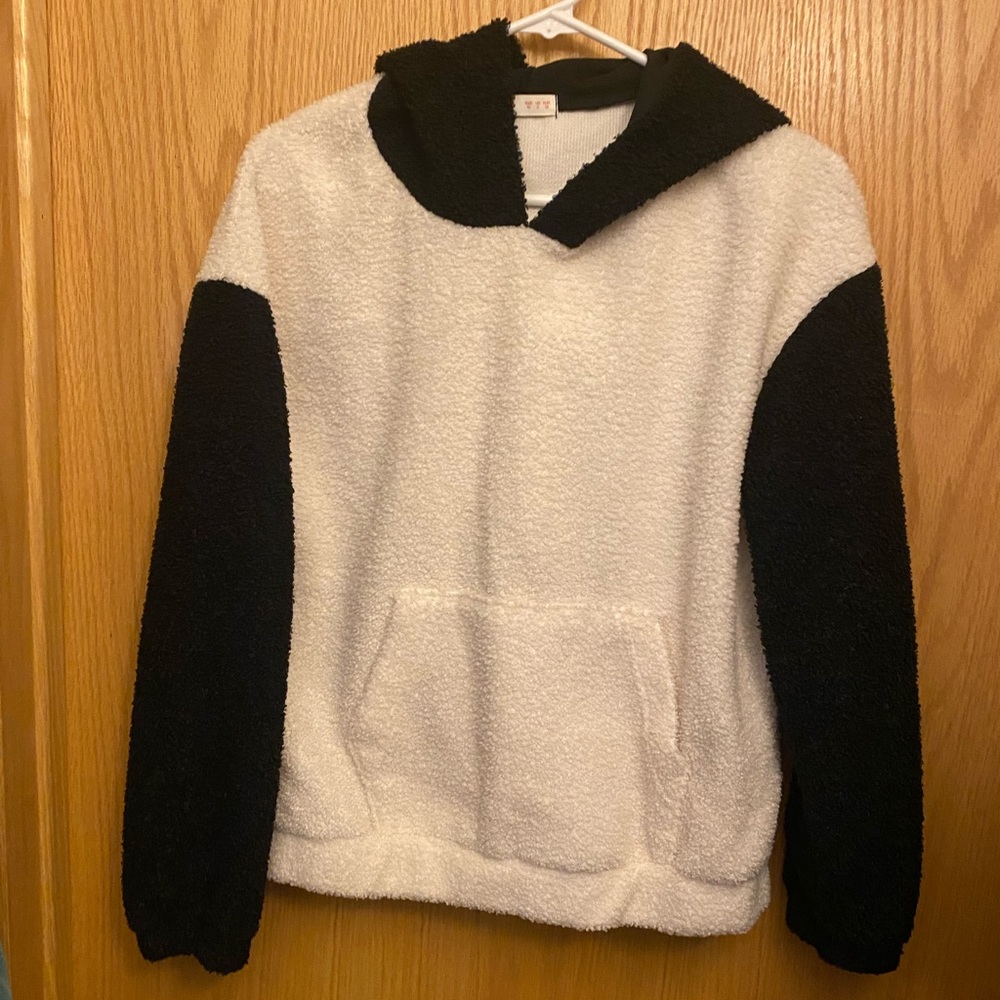 Hodded sweatshirt